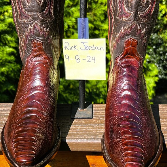 Lucchese 1883 Reddish Brown Ostrich Leg in a Snip Toe & Men's Size 8.5D - Picture 2 of 10
